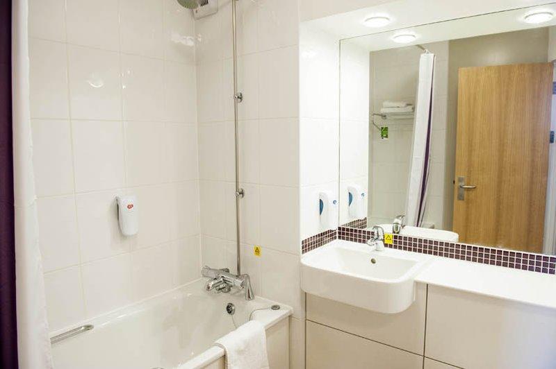 Premier Inn Premier Inn Sandhurst サンドハースト エクステリア 写真